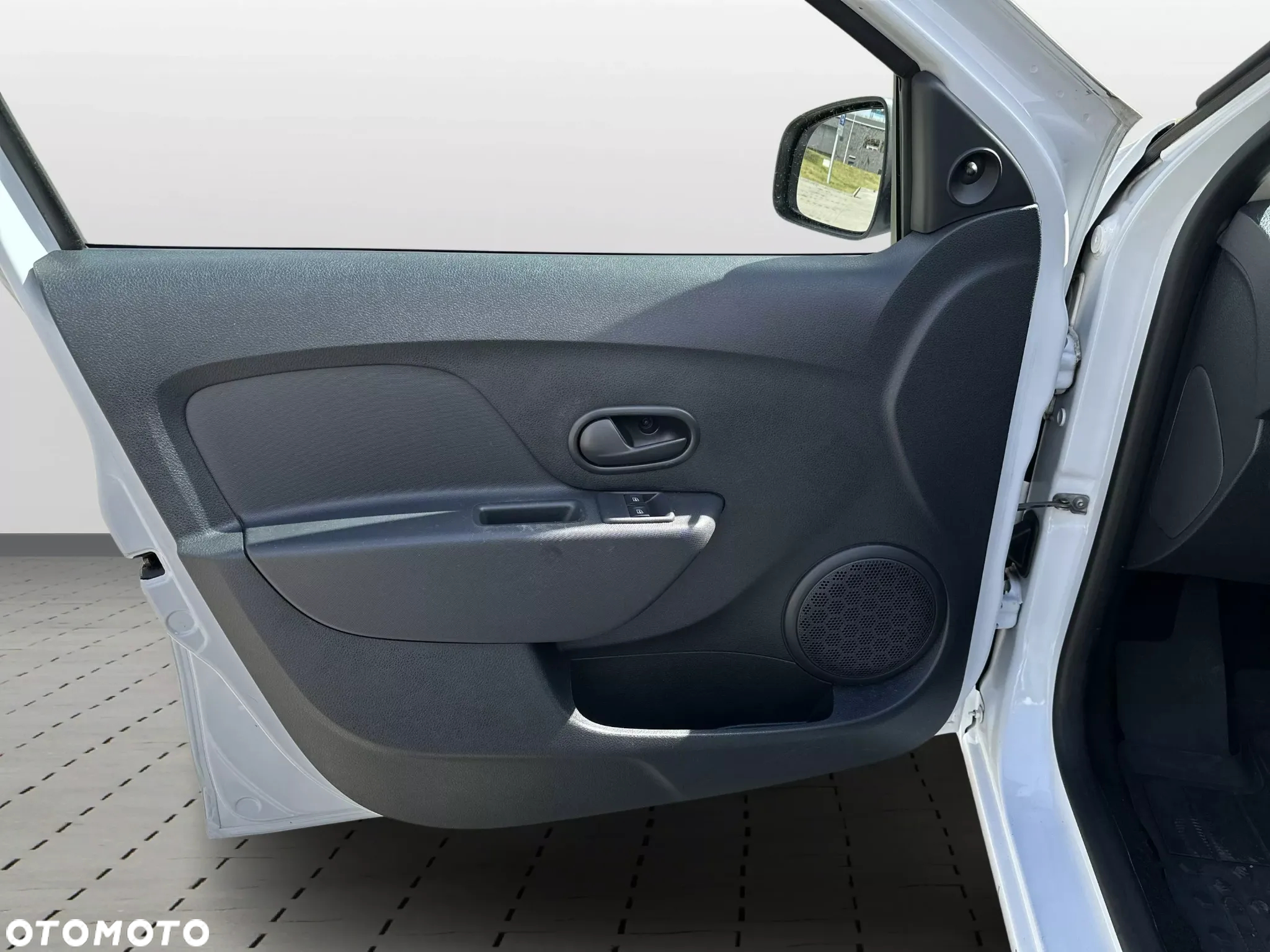 Dacia Sandero - 11