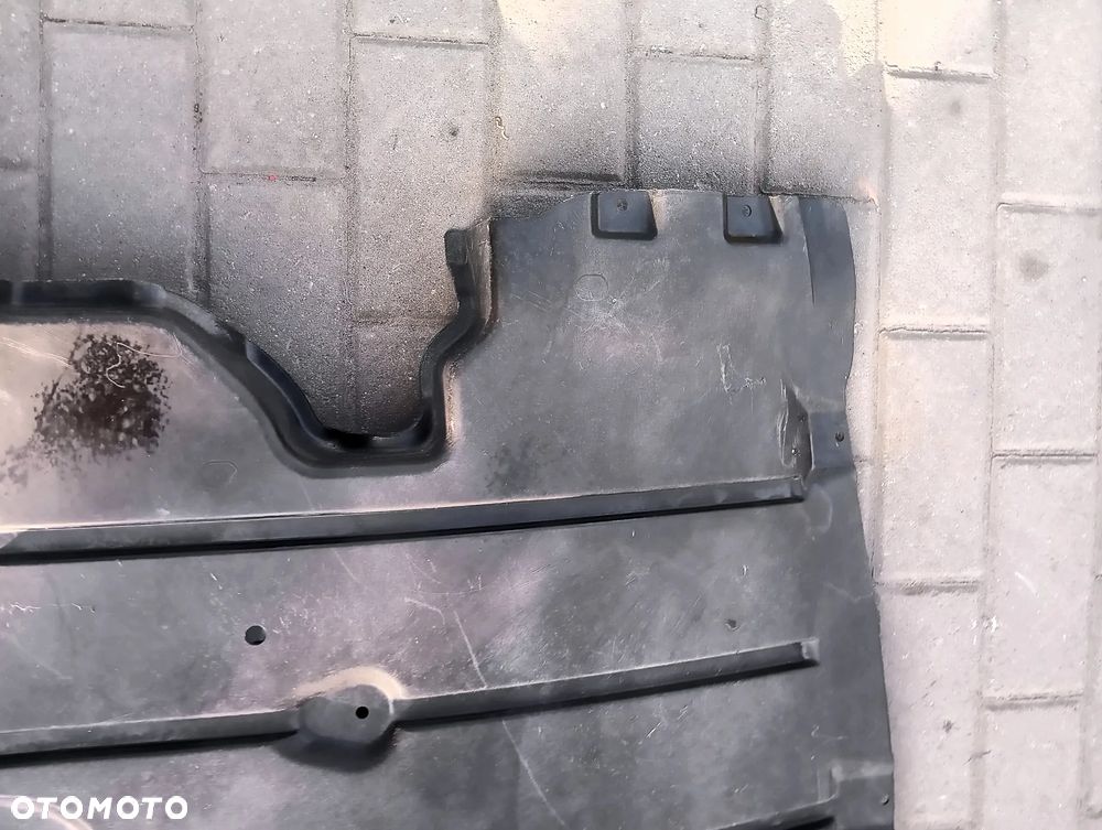 Osłona dolna silnika BMW seria 1 e81 e87 - 4