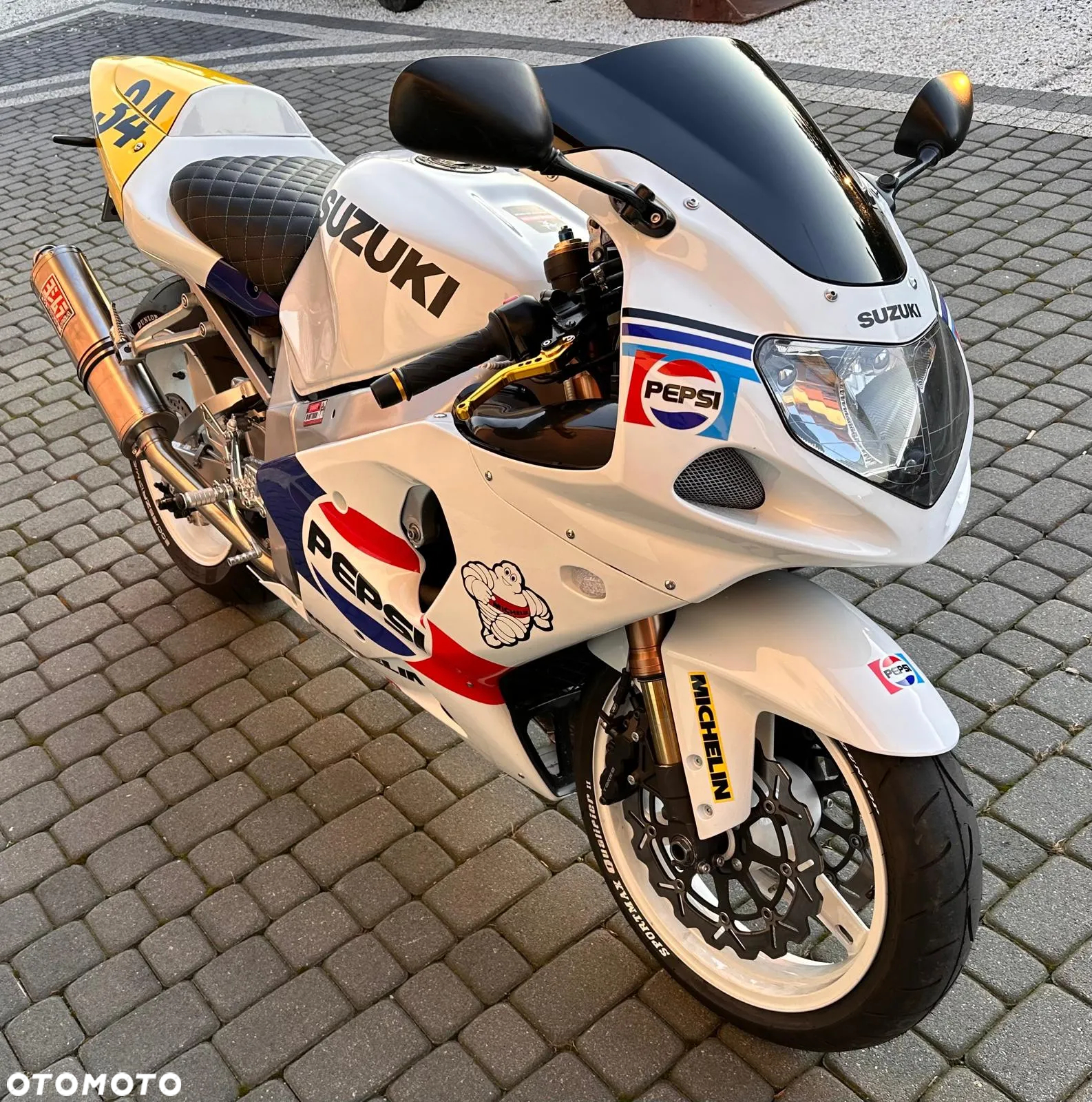 Suzuki GSX-R - 4