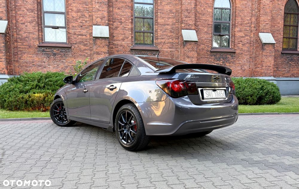 Chevrolet Cruze 1.8 LTZ - 19