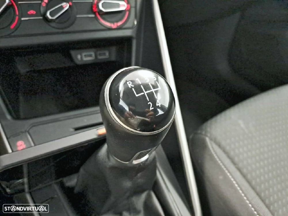 VW Polo 1.0 Confortline - 19