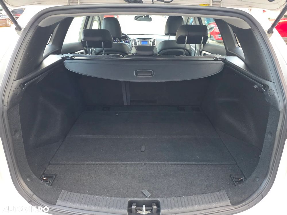 Hyundai i30 1.6 CRDI Automatik Style - 15