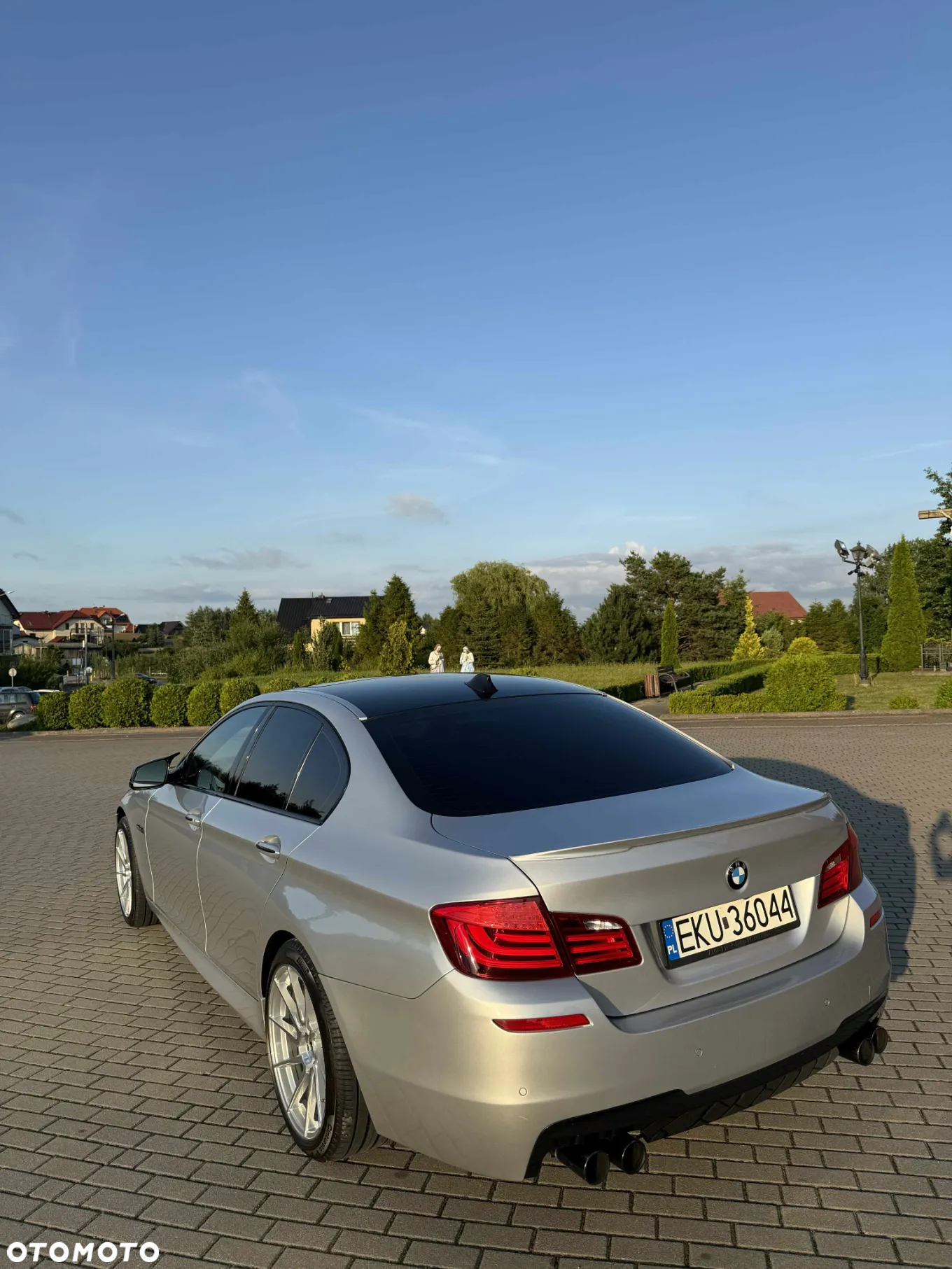 BMW Seria 5 550i - 4