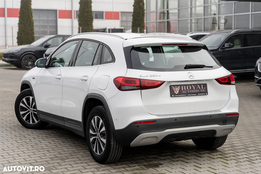 Mercedes-Benz GLA 250 e 8G-DCT Style - 3