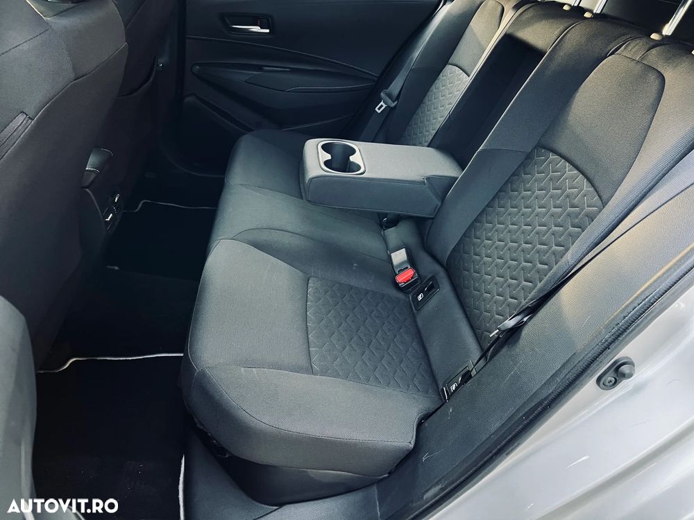 Toyota Corolla 1.8 HSD Active - 19