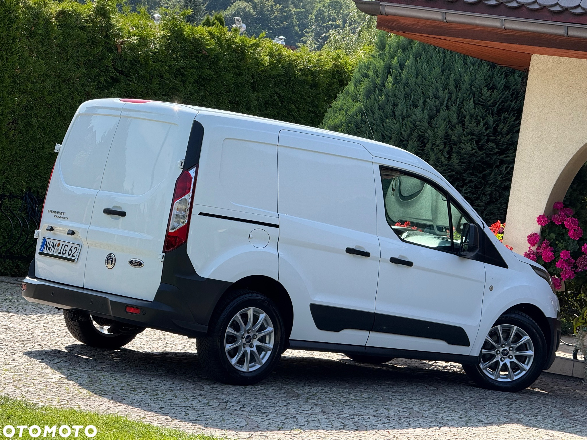 Ford Transit Connect klimatyzacja webasto hak piękny - 10