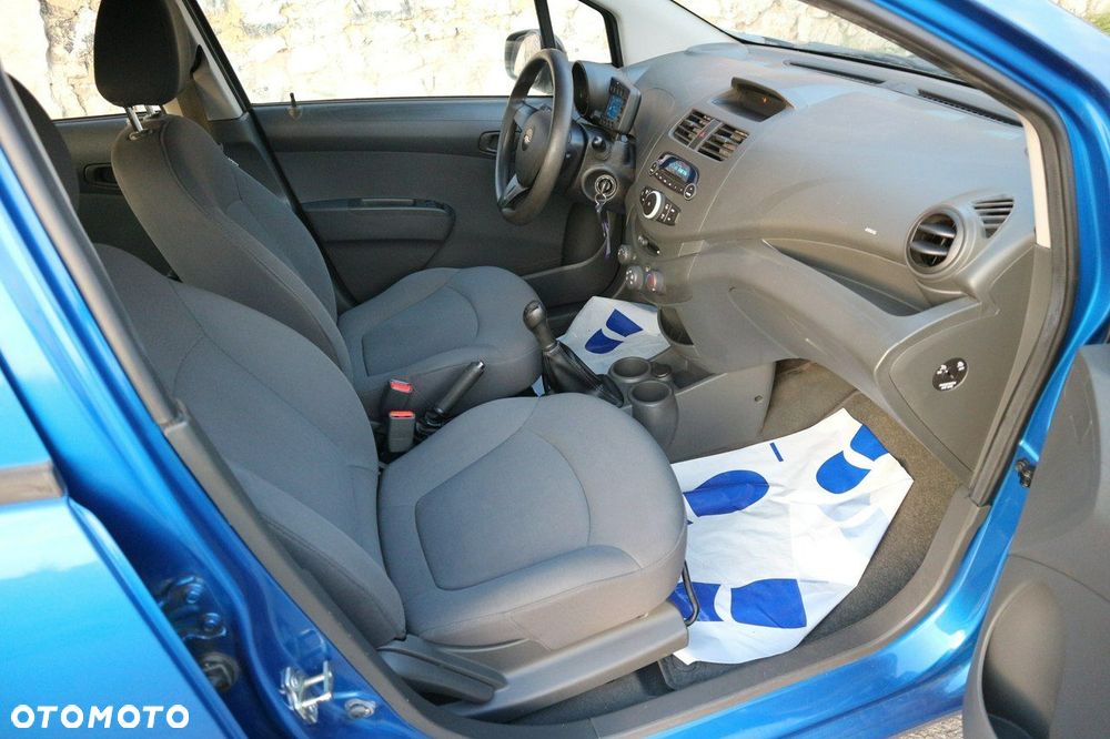 Chevrolet Spark 1.0 Base - 29