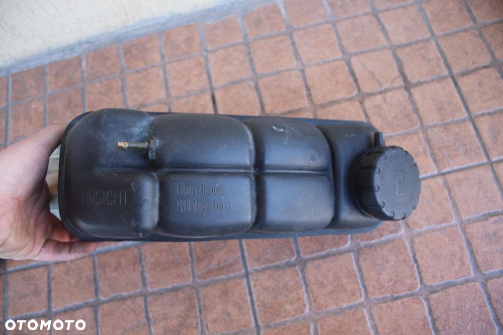ZBIORNICZEK WYRÓWNAWCZY MERCEDES W210 3.2 CDI 2105000549 - 2