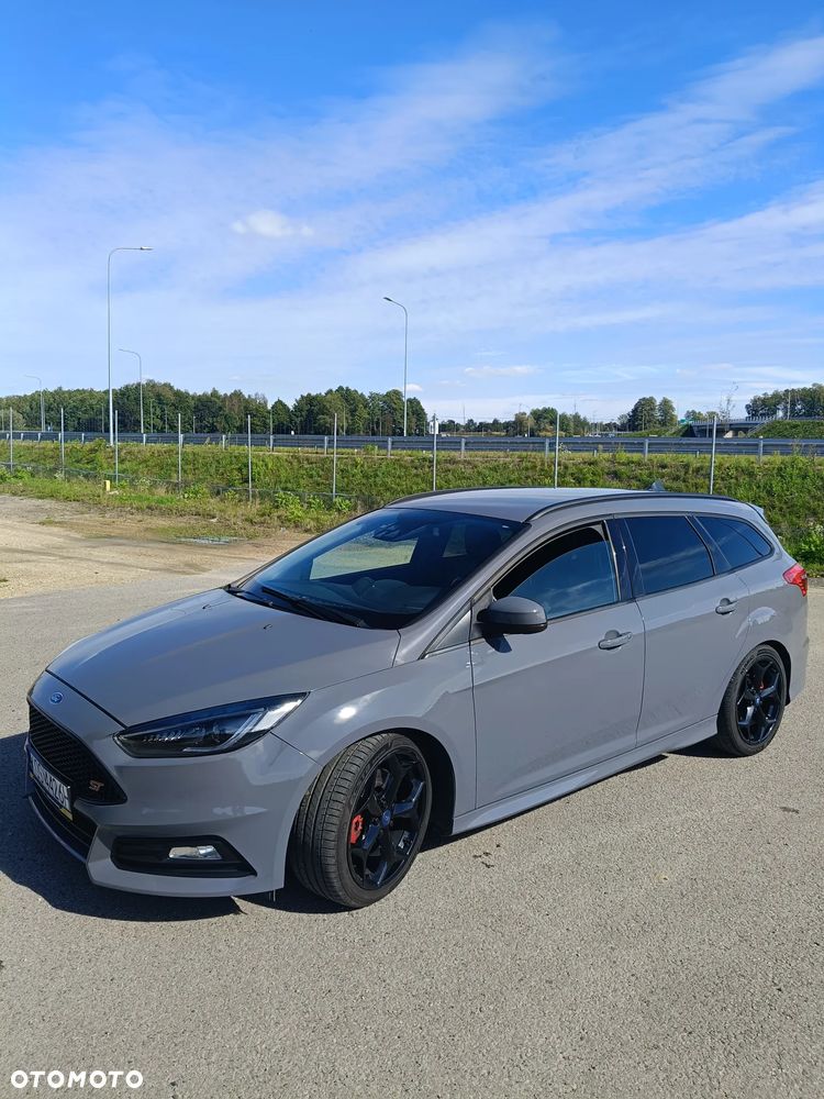 Ford Focus ST - 11