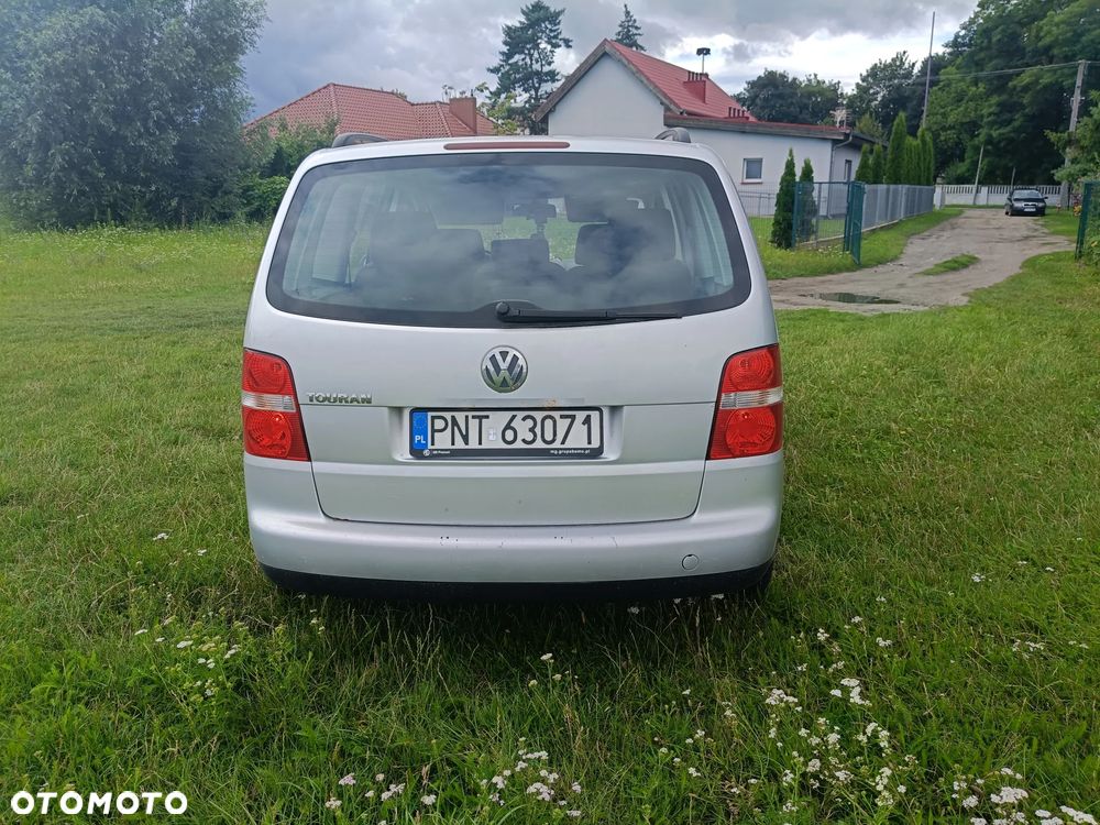 Volkswagen Touran 1.6 Conceptline - 5