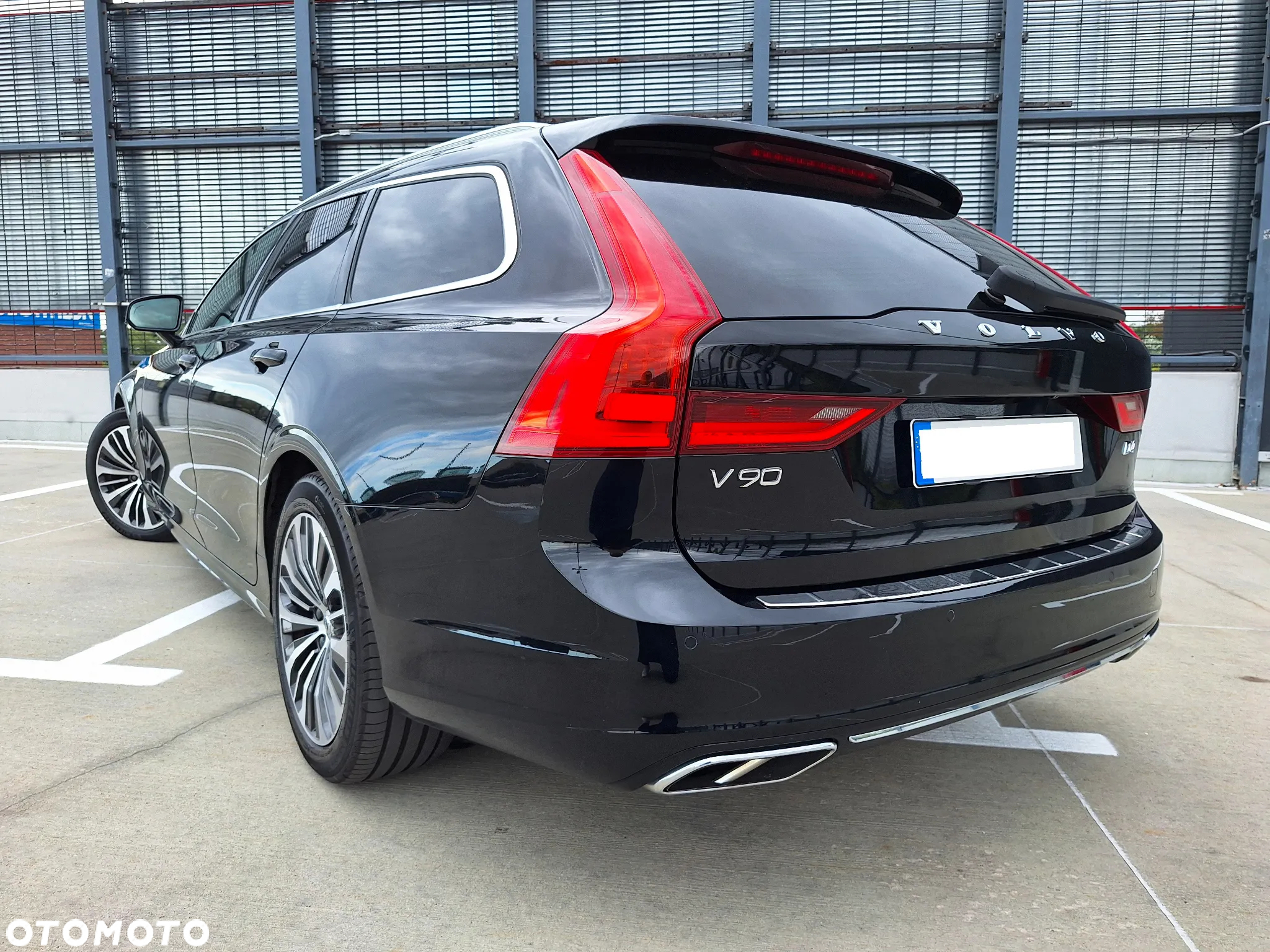 Volvo V90 D4 Momentum Pro - 10