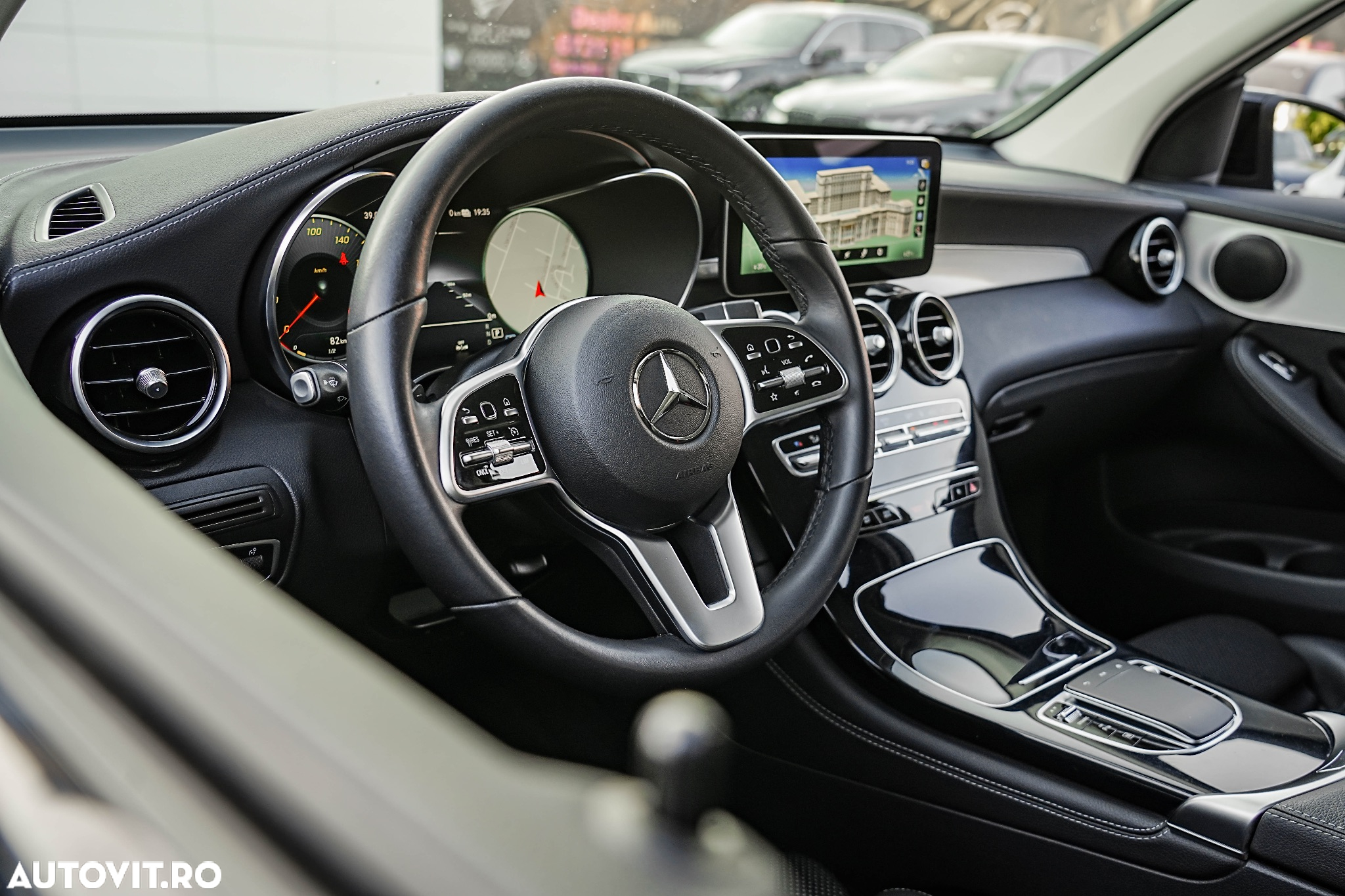 Mercedes-Benz GLC 300 e 4Matic 9G-TRONIC Exclusive - 23