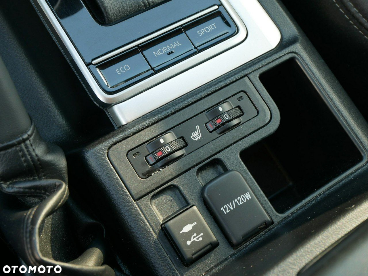 Toyota Land Cruiser - 22