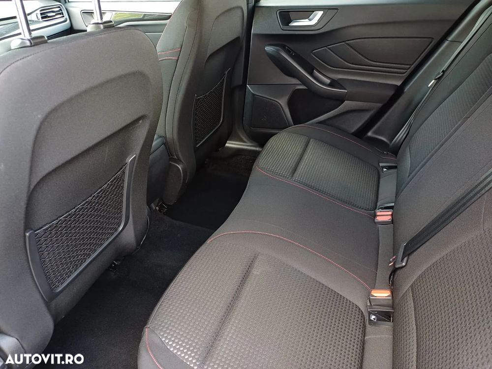 Ford Focus 1.5 EcoBlue Start-Stopp-System Aut. ST-LINE DESIGN - 15