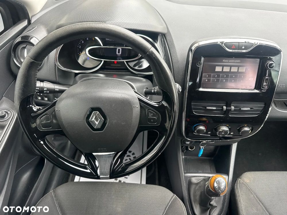 Renault Clio - 24