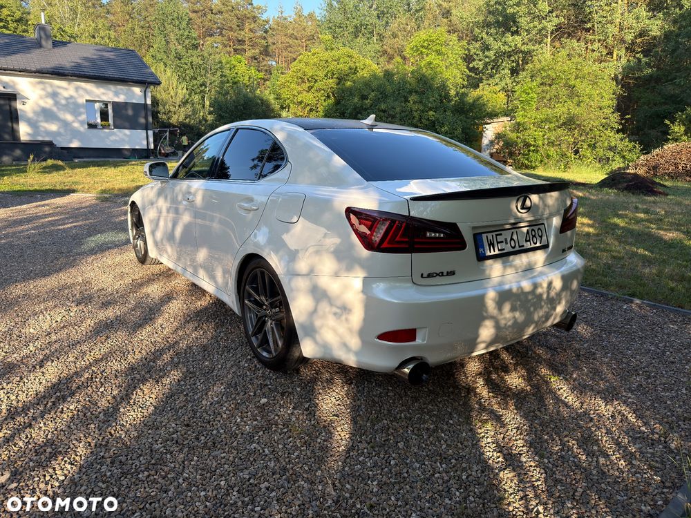 Lexus IS - 4