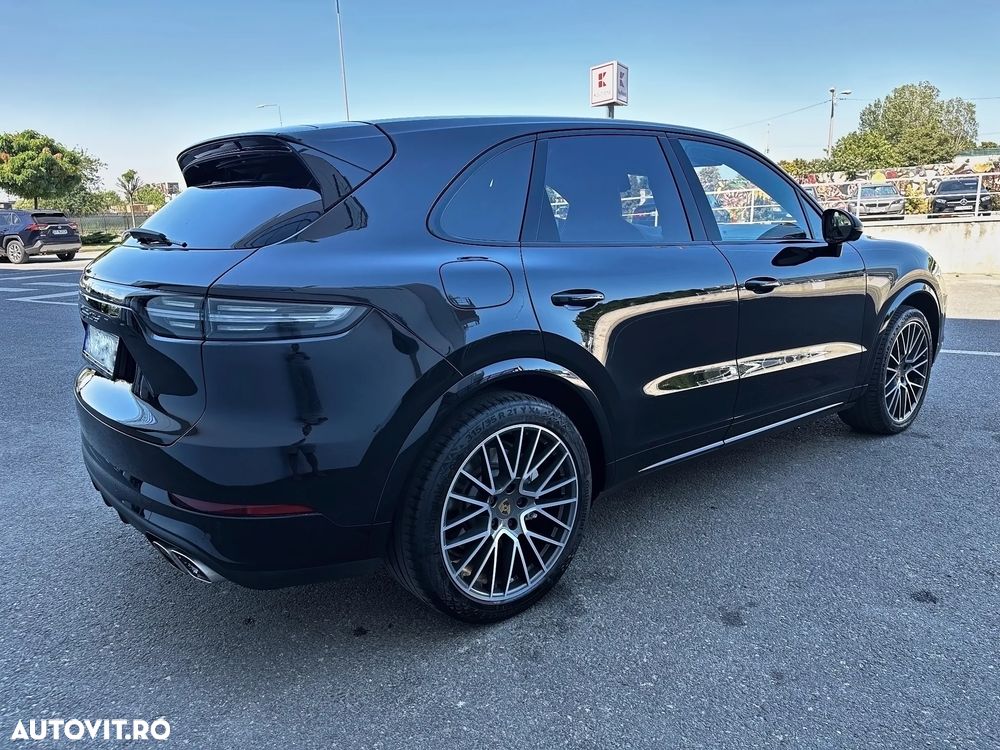 Porsche Cayenne Turbo - 2