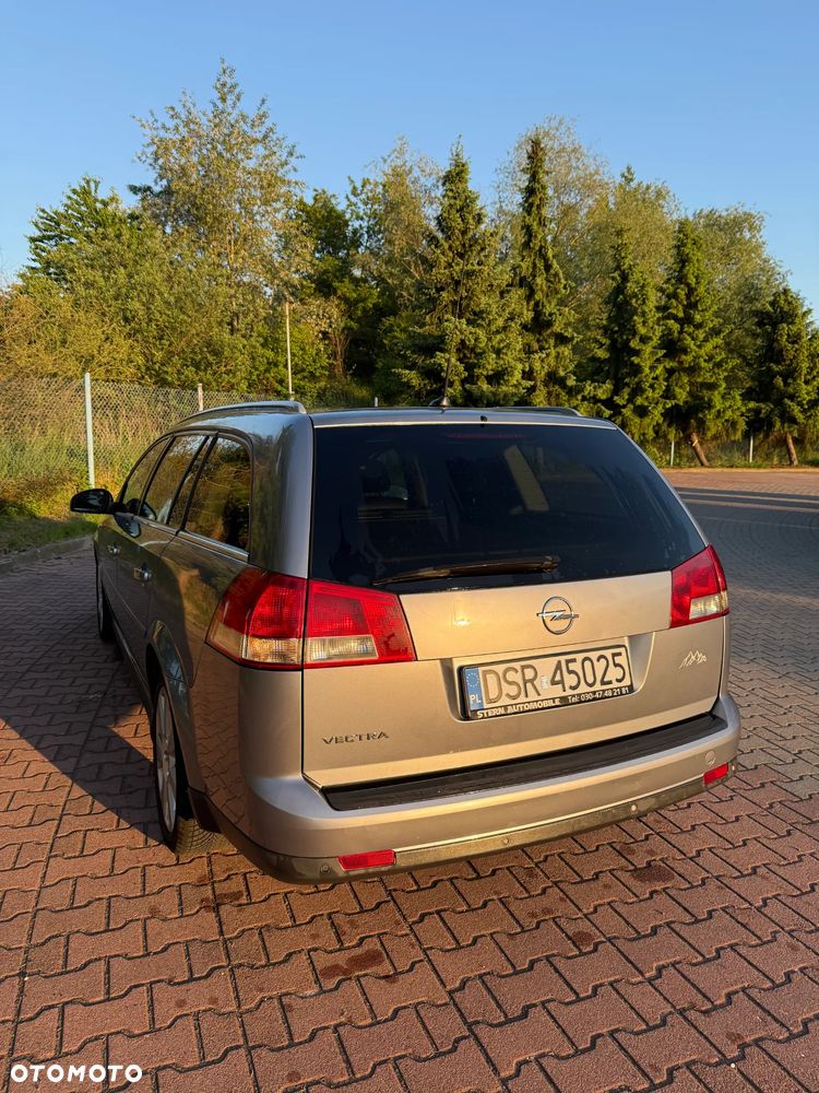 Opel Vectra 1.9 CDTI Cosmo - 3