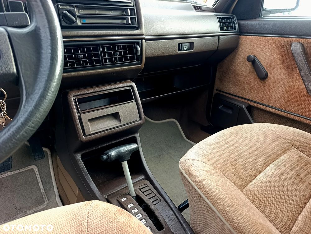 Volkswagen Golf - 14