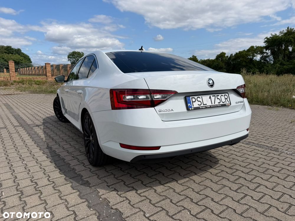 Skoda Superb 2.0 TDI Ambition DSG - 17