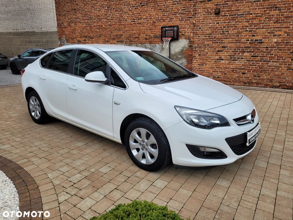 Opel Astra IV 1.4 T Business EU6 - 7