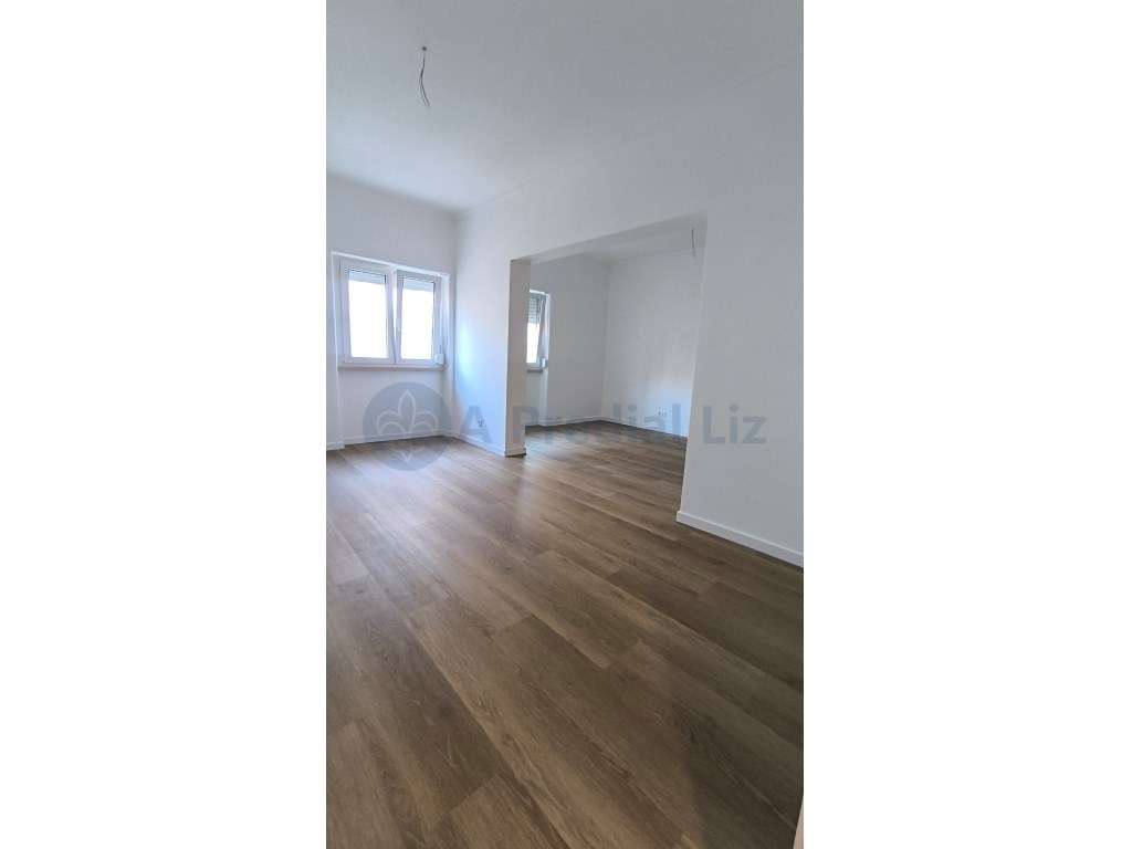 T2 Totalmente Remodelado nas Olaias! - Grande imagem: 2/14