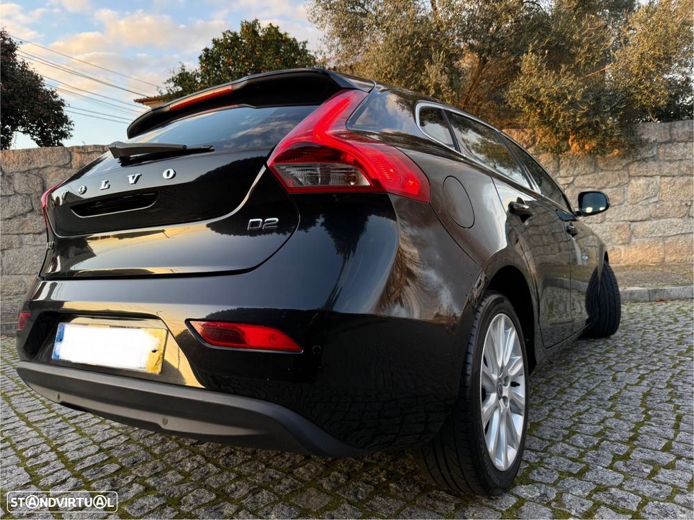 Volvo V40 1.6 D2 Eco Momentum - 1