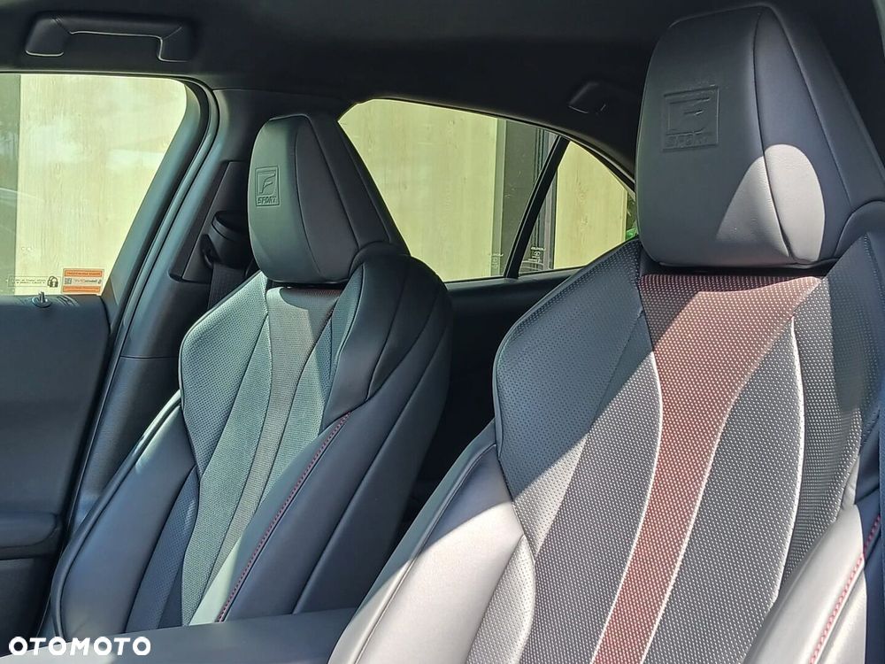 Lexus UX 300h F Sport AWD - 8