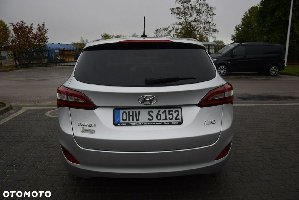 Hyundai i30 1.6 CRDi Fifa World Cup Edition - 14