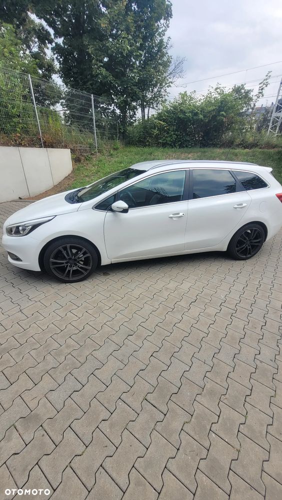 Kia Ceed - 27