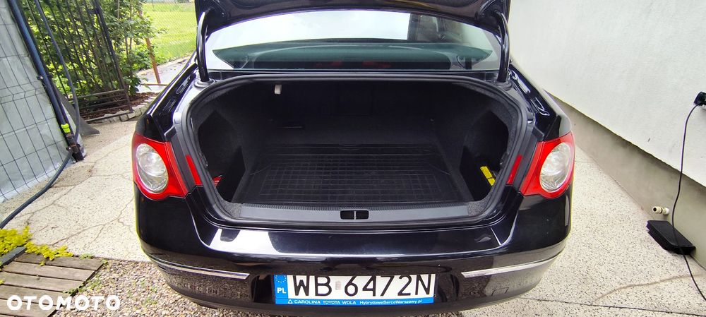 Volkswagen Passat 1.6 FSI Comfortline - 31
