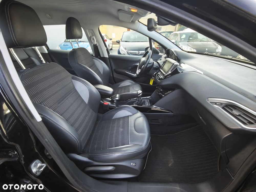 Peugeot 2008 BlueHDi FAP 120 STOP & START Crossway - 21