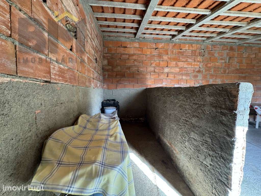 Quintinha com 3500m2 perto de Castelo Branco - Grande imagem: 4/23