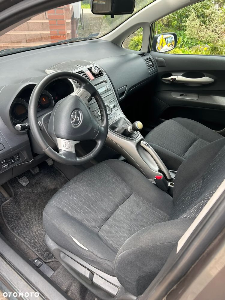 Toyota Auris 2.0 D-4D Sol - 4