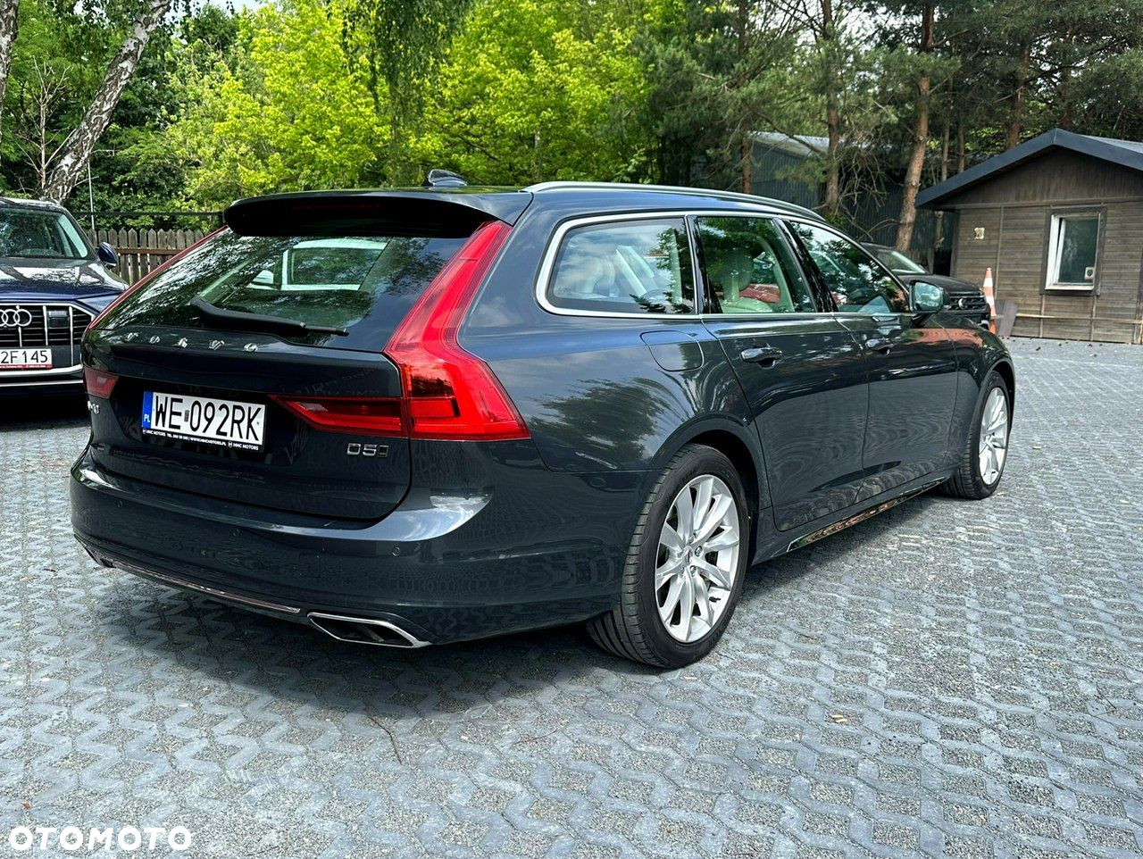 Volvo V90 D5 AWD Momentum - 8