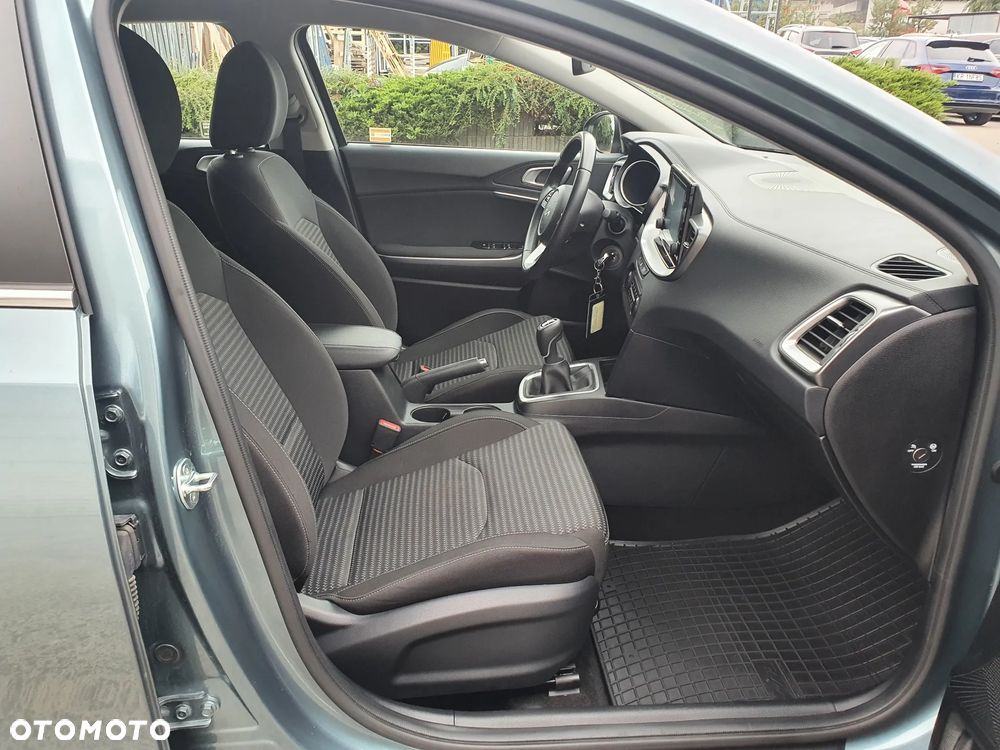 Kia Ceed 1.5 T-GDI M - 24