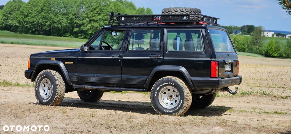 Jeep Cherokee - 4