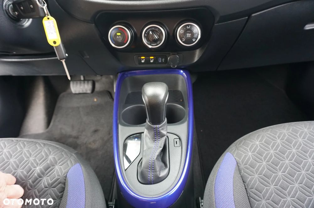 Toyota Aygo X x-shift x-play Team Deutschland - 36