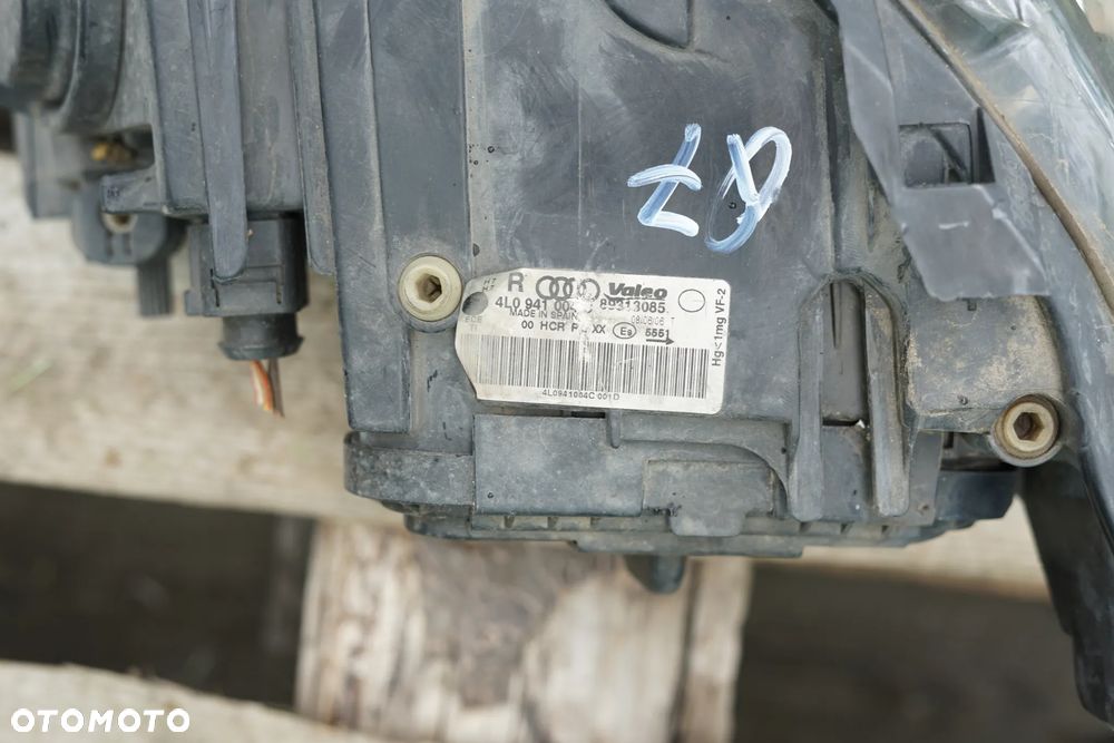 Lampa przód przedni prawa Audi Q7 4L 4L0991004C Anglik - 3