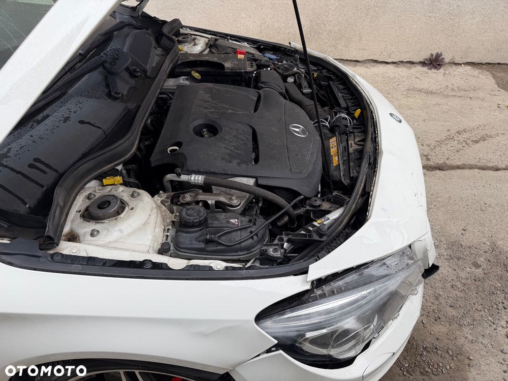 Mercedes-Benz CLA 180 AMG Line - 35
