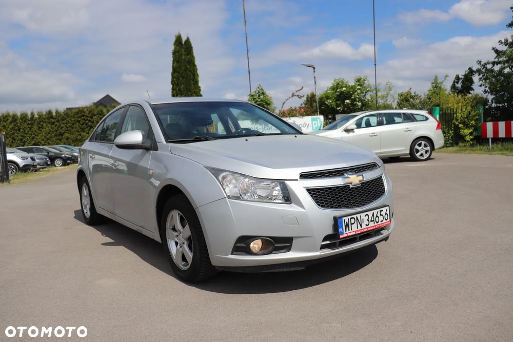 Chevrolet Cruze 1.6 Base - 4