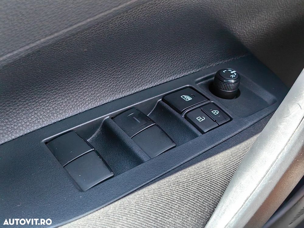 Toyota Corolla 1.8 HSD Business - 30