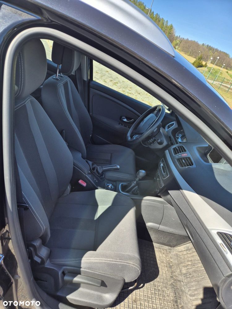 Renault Megane TCe 180 Dynamique - 25