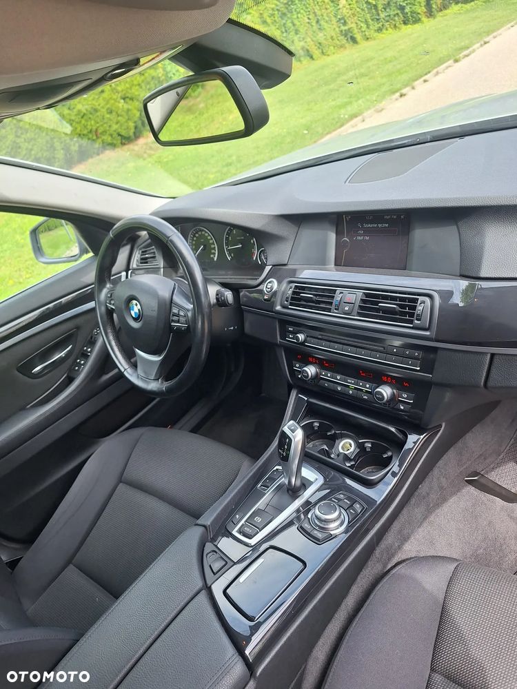 BMW Seria 5 520i - 12