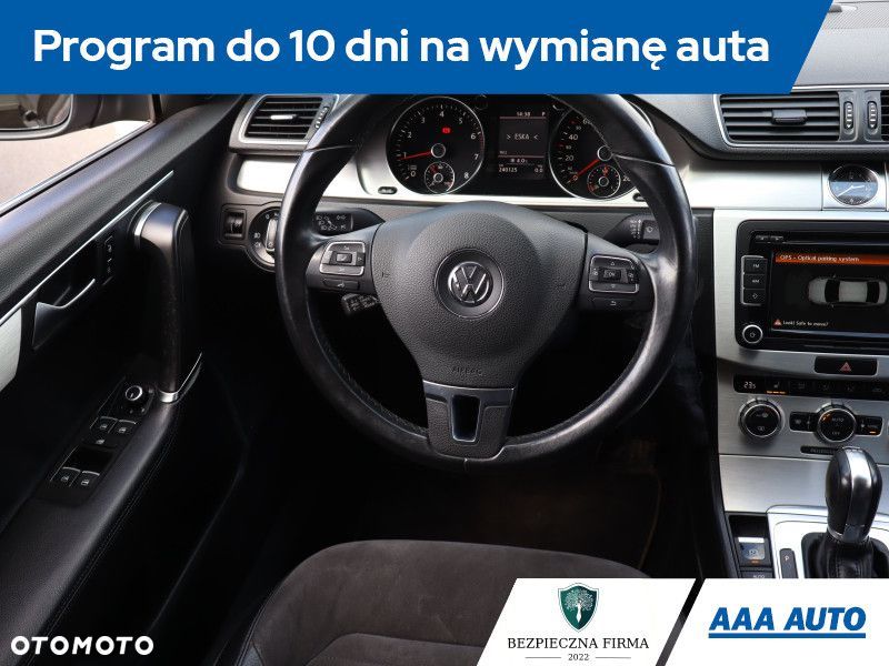 Volkswagen Passat - 9