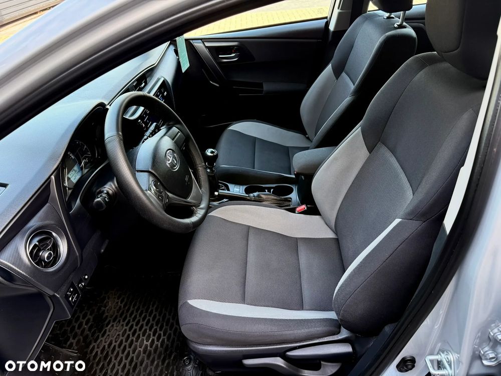 Toyota Auris 1.4 D-4D Dynamic - 14