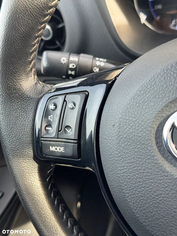 Toyota Yaris Hybrid 100 Premium EU6 - 16