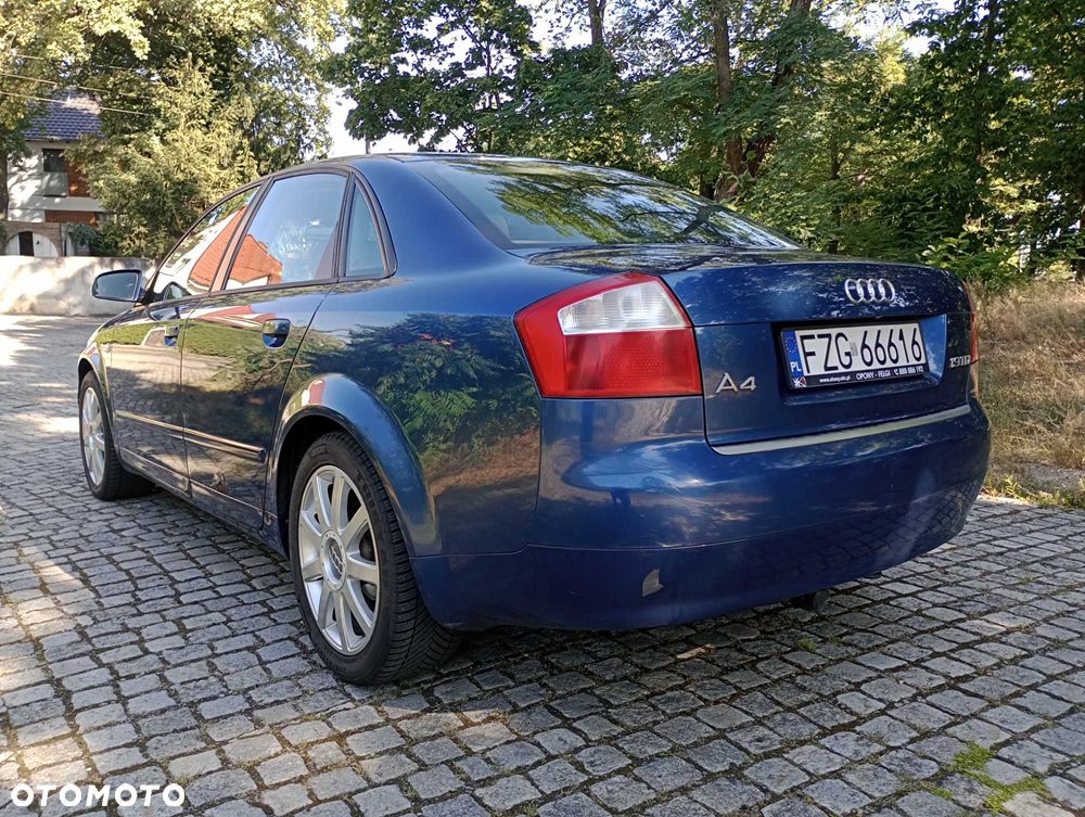 Audi A4 Limousine - 3