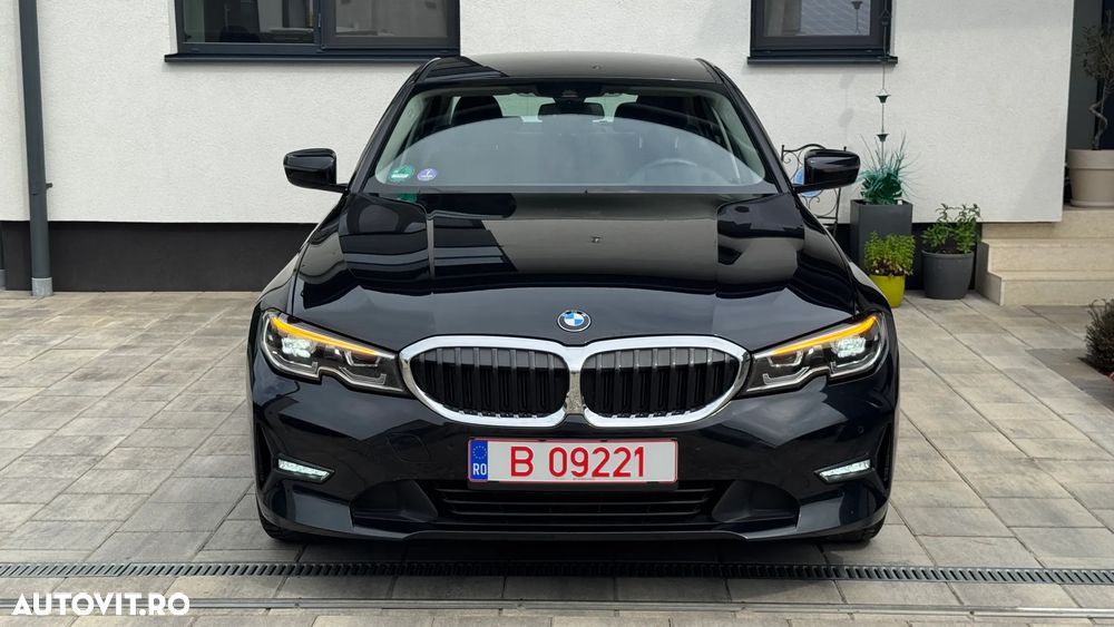 BMW Seria 3 320i Aut. Sport Line - 2
