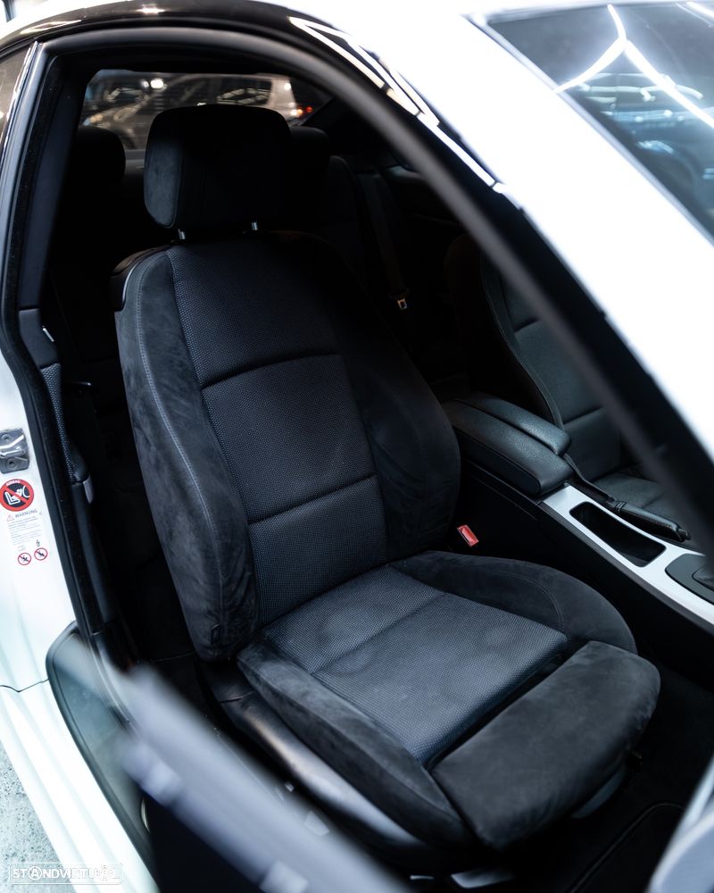 BMW 320 d Coupe Auto - 36